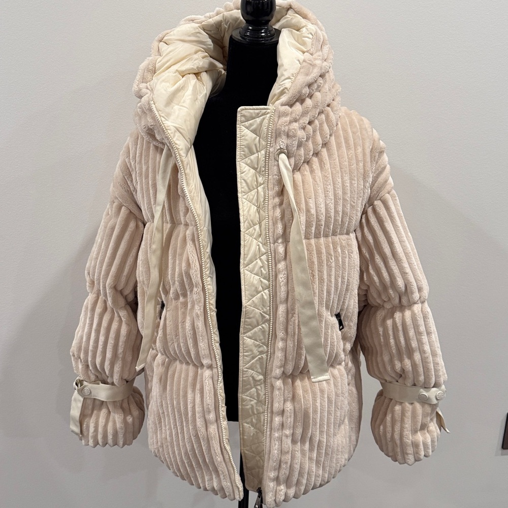 Moncler Women Beige Puffer Jacket. Authentic. Size 1.Oversize